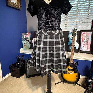 🖤 Black and White Plaid Skirt ❤️